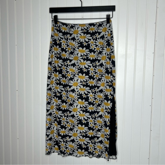 Dolls Kill Dresses & Skirts - Pretty Garbage Mesh Ditsy Floral Daisy Midi Skirt Side Slit Size Medium